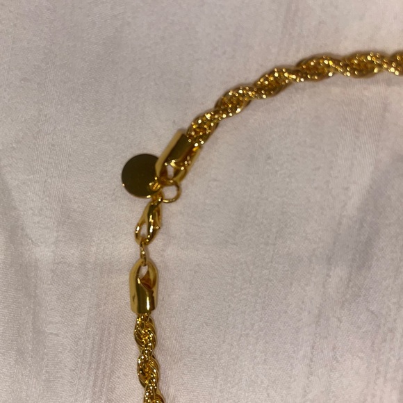 Princess Polly “I’m out of love necklace” - Picture 4 of 8